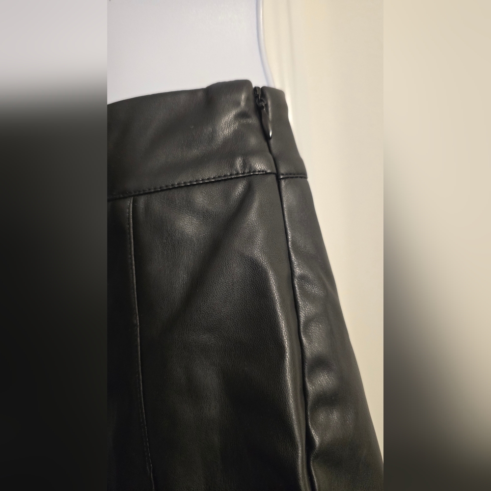 NWT Fashion Nova Vintage Demi Faux Leather Mini Skirt with shorts underneath - Picture 3 of 8